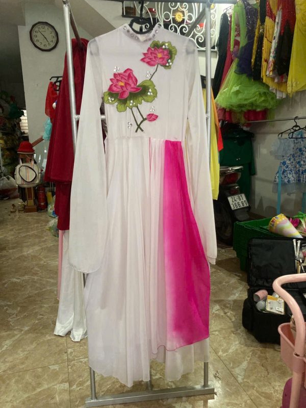 Váy hiện đại trắng