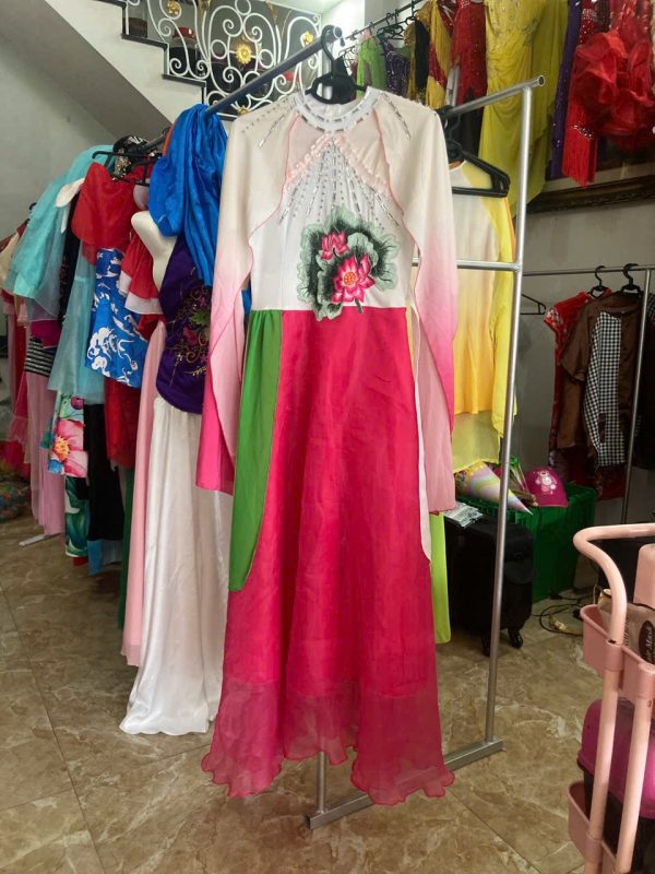 Váy sen hồng trắng